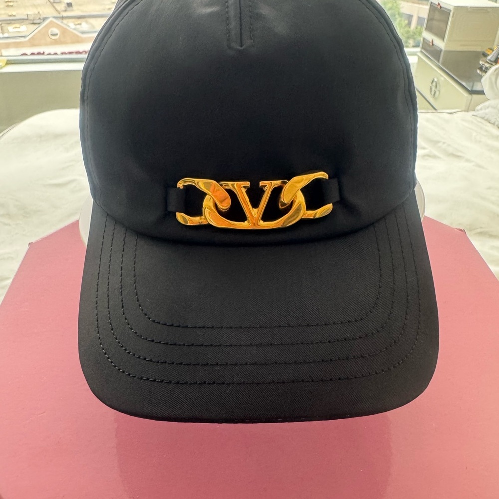Valentino Garavani Black Cap with Gold Logo - Picture 10 of 11